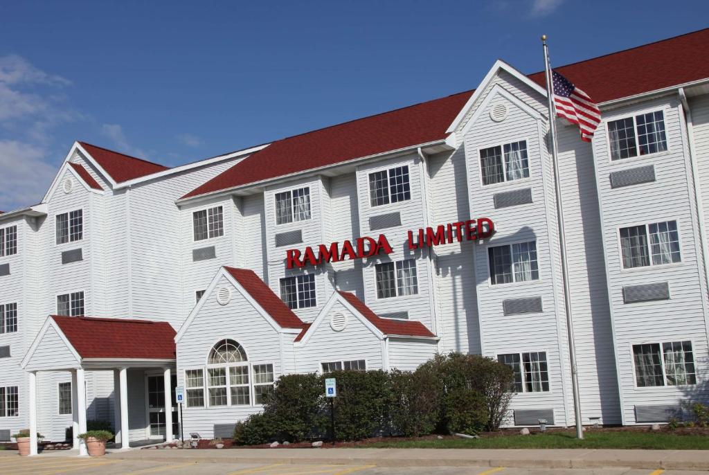 Ramada Limited and Suites Bloomington Main image 2